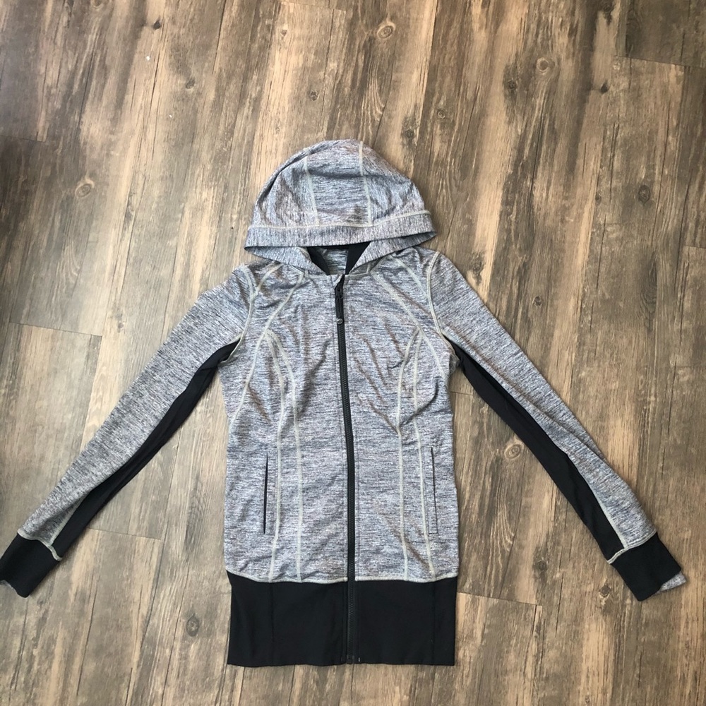 Size 4 Lululemon zip up jacket